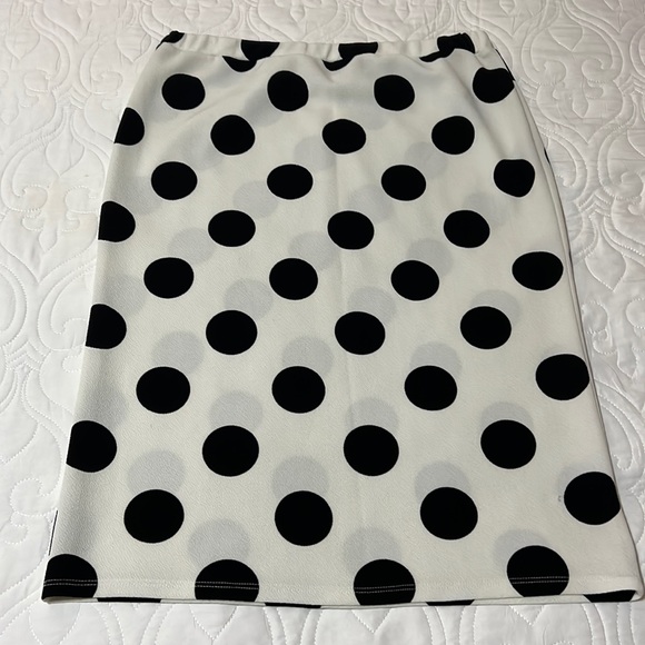 MOA, Medium, black and white polka dot skirt - Picture 1 of 2